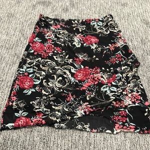 Emma James Size Large tiered floral skirt